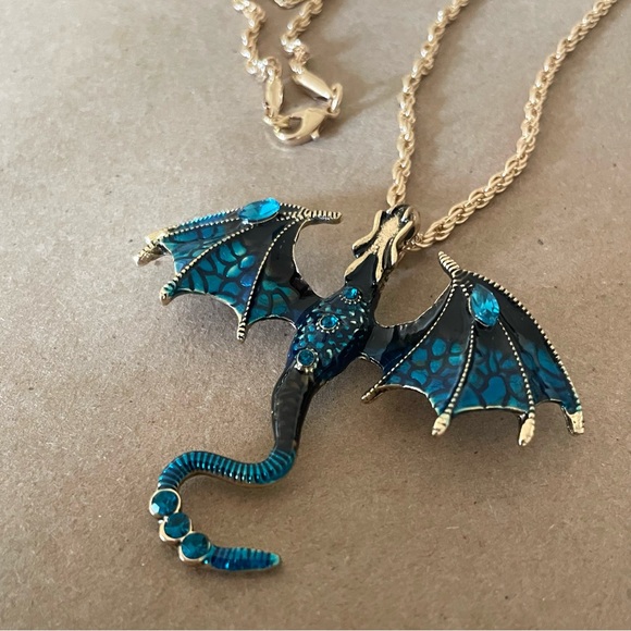 ✨Betsey Johnson Imperial Dragon Necklace - Picture 6 of 7